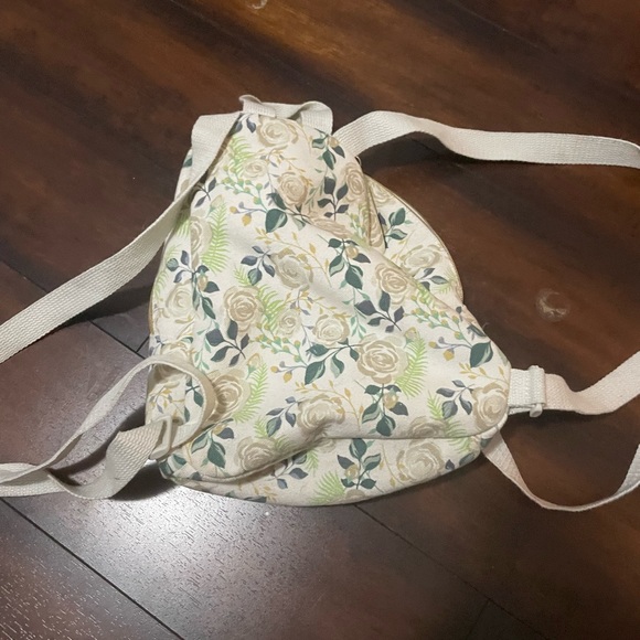 🌺 mini backpack 🌺 - Picture 2 of 3